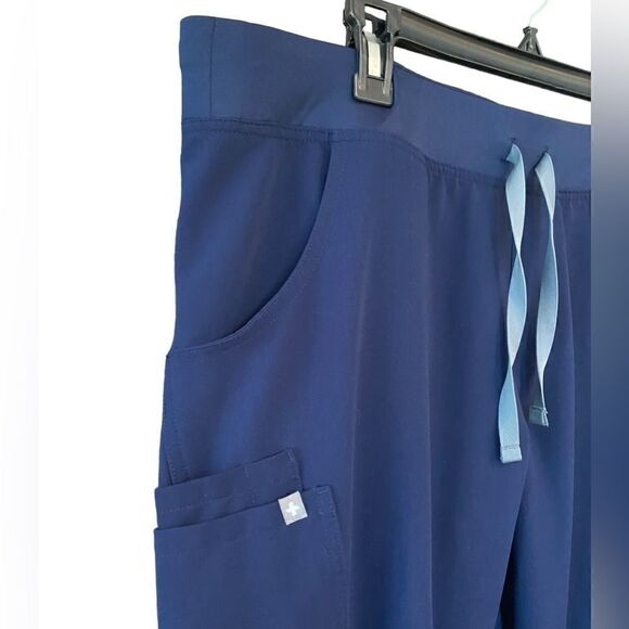 FIGS Sz XL/T Dark Blue Triple Cargo Pockets Adj Waist  Long Médical Scrub… - Picture 3 of 7